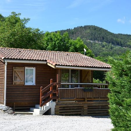 Camping La Mare Aux Fees Hotell Roquefeuil Exteriör bild