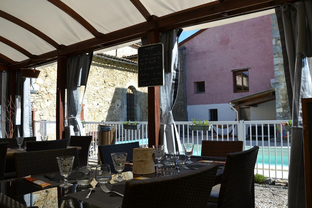 Camping La Mare Aux Fees Hotell Roquefeuil Exteriör bild
