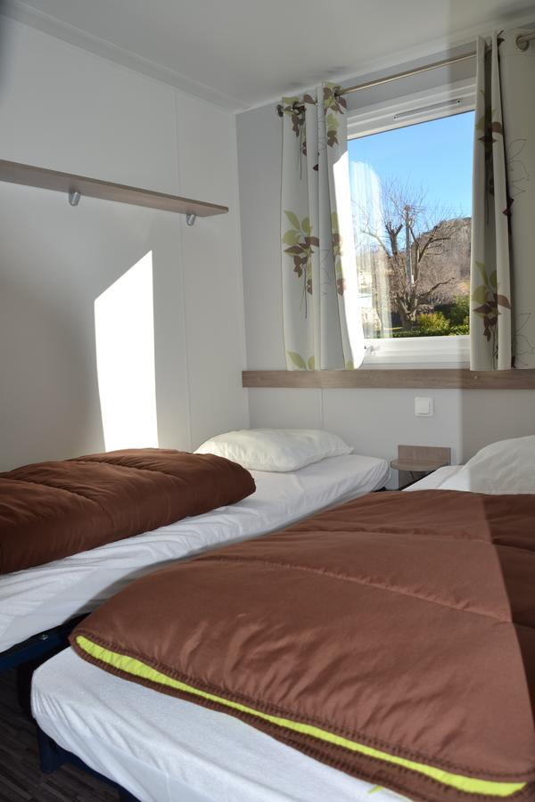 Camping La Mare Aux Fees Hotell Roquefeuil Exteriör bild