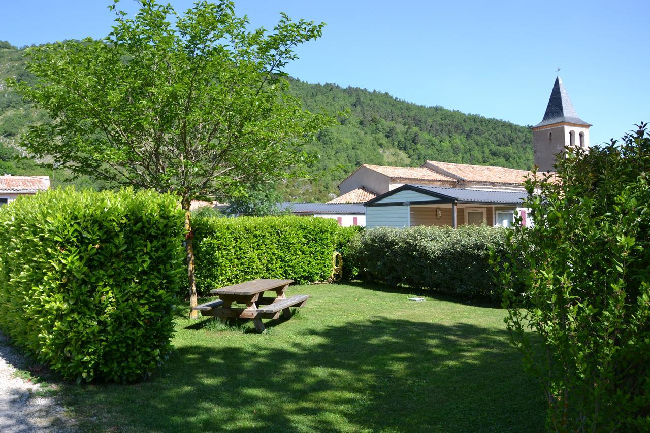 Camping La Mare Aux Fees Hotell Roquefeuil Exteriör bild