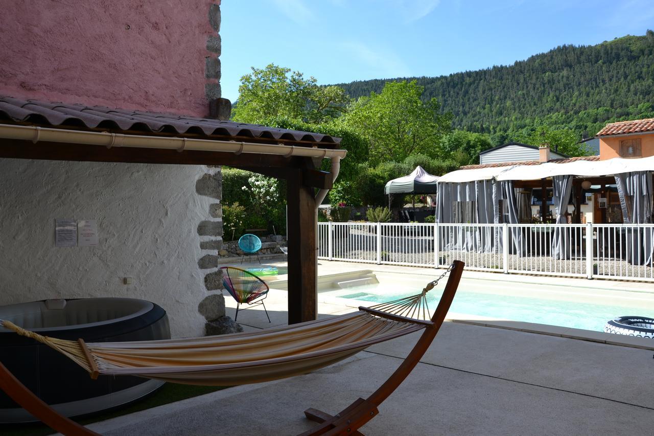 Camping La Mare Aux Fees Hotell Roquefeuil Exteriör bild