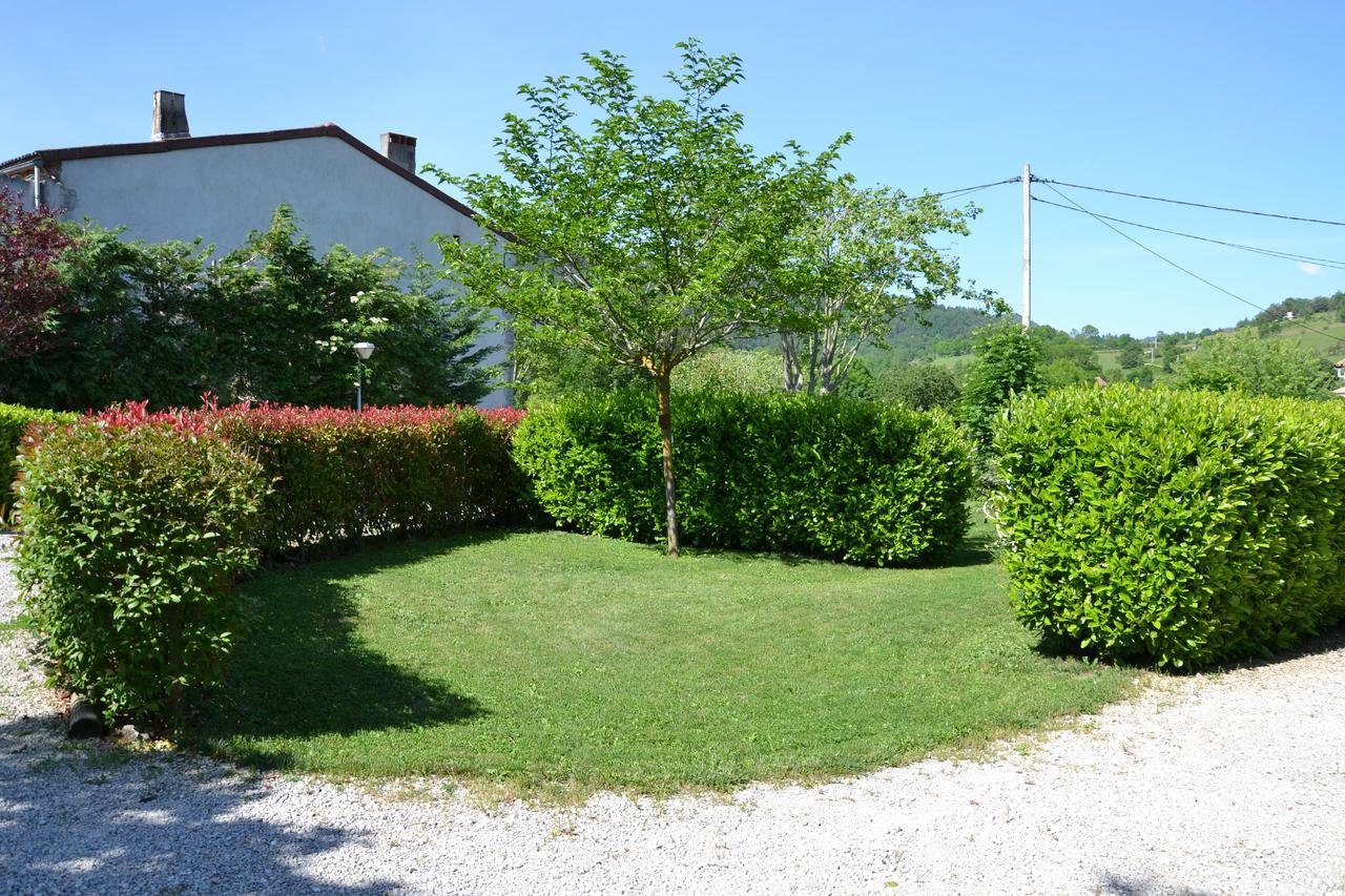 Camping La Mare Aux Fees Hotell Roquefeuil Exteriör bild