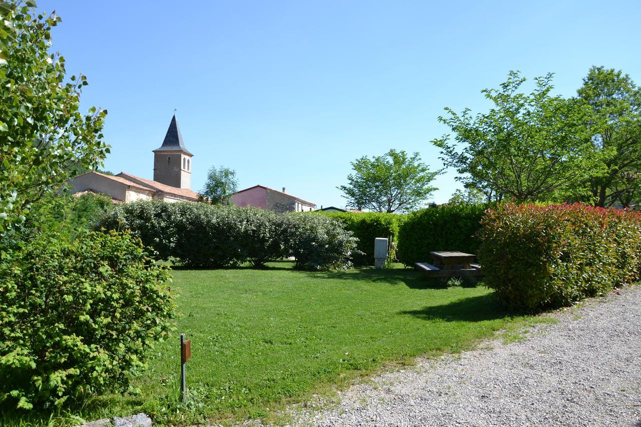 Camping La Mare Aux Fees Hotell Roquefeuil Exteriör bild