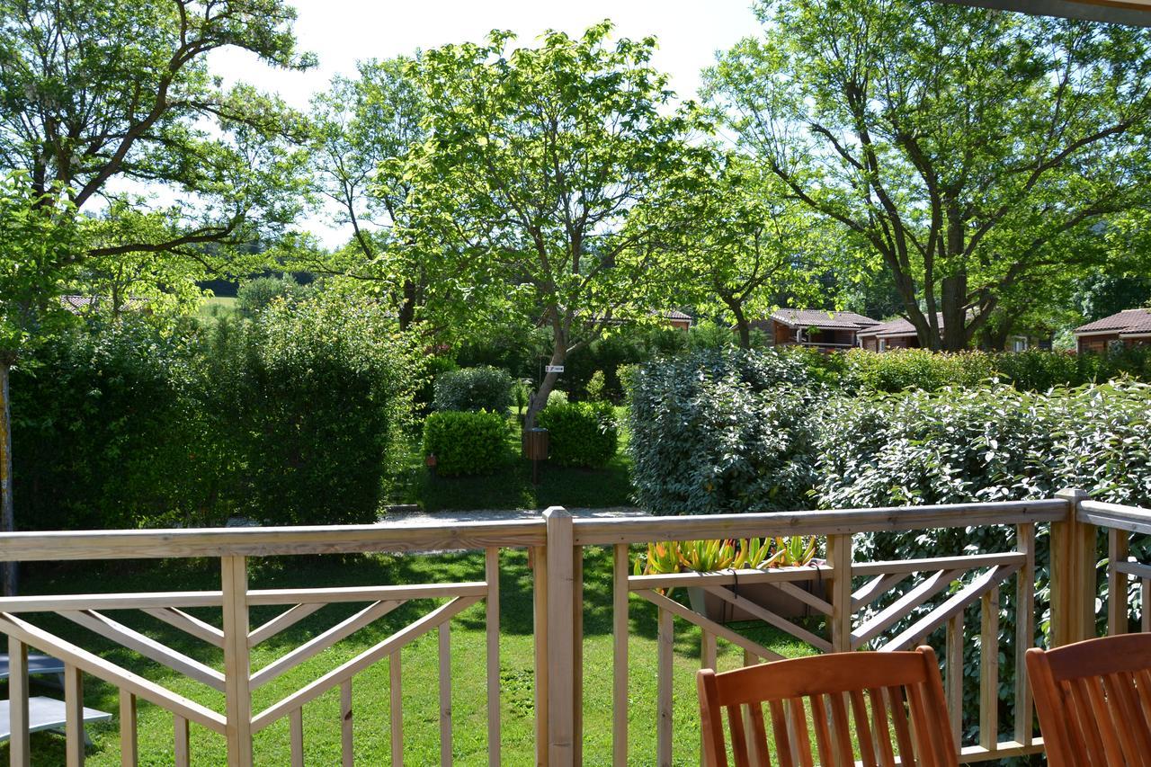 Camping La Mare Aux Fees Hotell Roquefeuil Exteriör bild