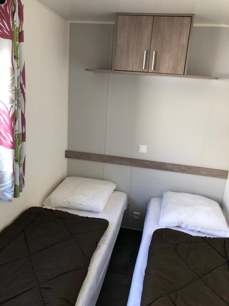 Camping La Mare Aux Fees Hotell Roquefeuil Exteriör bild