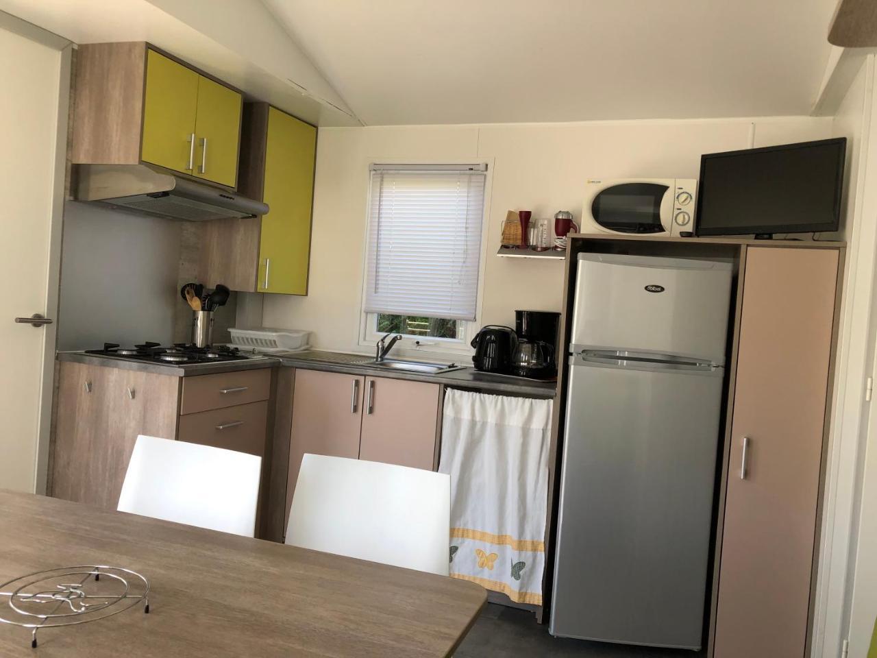 Camping La Mare Aux Fees Hotell Roquefeuil Exteriör bild